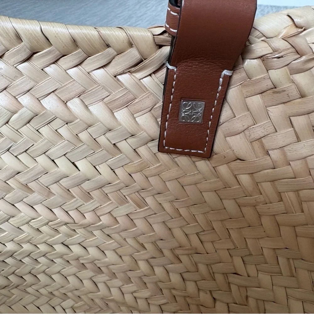 Loewe Medium Basket Bag - Picture 7 of 7